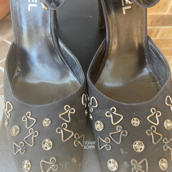 Chanel Black Heels sz 40 - Picture 5 of 8